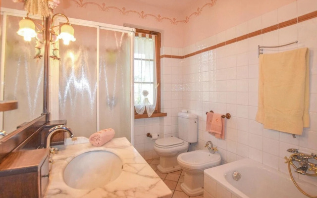 Amazing Home in Camaiore -lu- With 3 Bedrooms