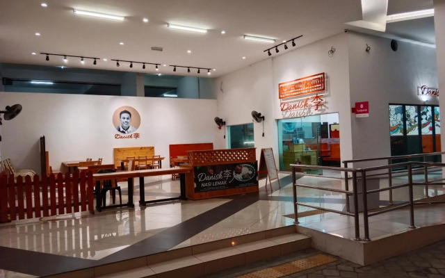 Comfortable18 3R2B 7pax Meritus Perai