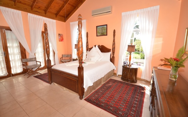Summerhill, 8BR by Jamaican Treasures