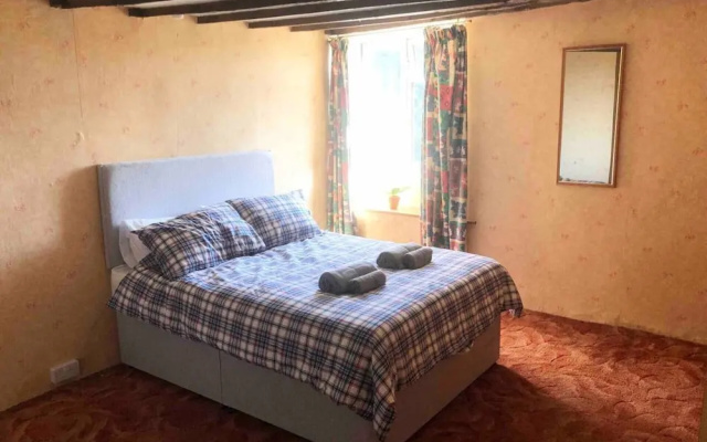Characteristic 5-bed House on the Edge of Dartmoor