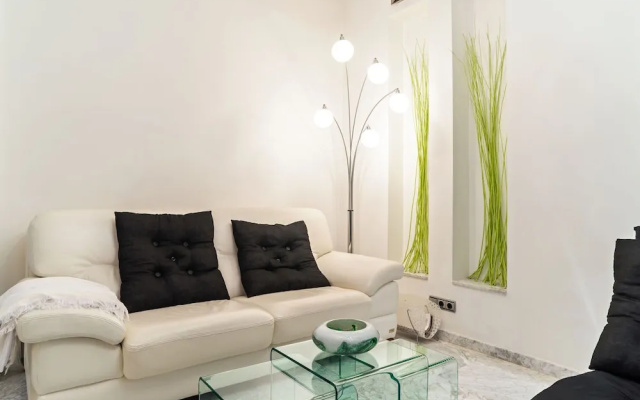 Graceful Apartment in Sevilla near Royal Alcázar