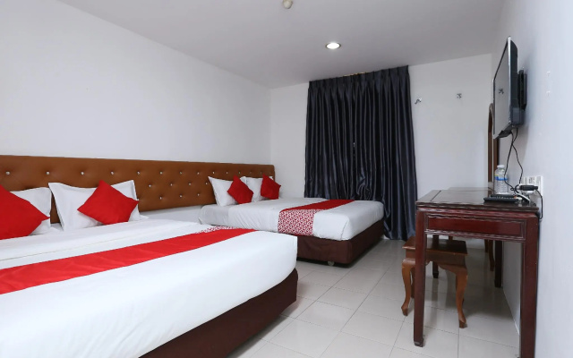 OYO 89672 EG Hotel JJ