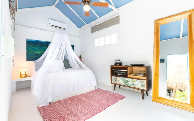 Isla Rosa Boutique by NOMAD GURU