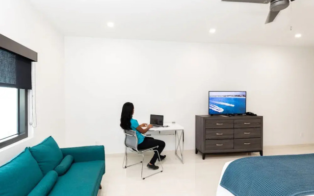 Seascape Grace Bay Hotel & Townhome Villas