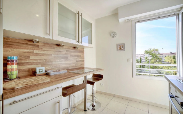 3 pi ces Terrasse et Parking A2b237