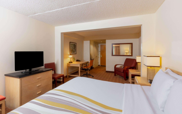 La Quinta Inn & Suites by Wyndham Garden City