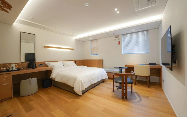 Hotel Ground 27
