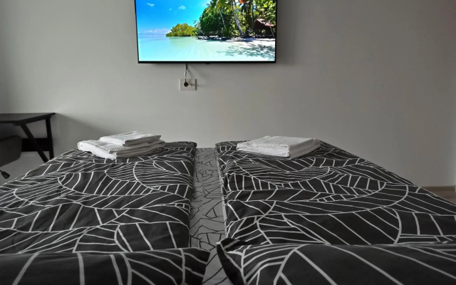 Apart Summer Haven - private parking lot & terrace, selfcheck-in&out, Mall