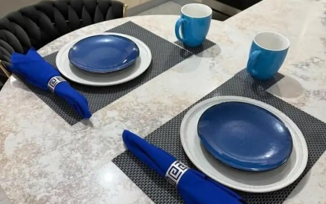 Deanery Apartments - Pool - AC - 24hrs