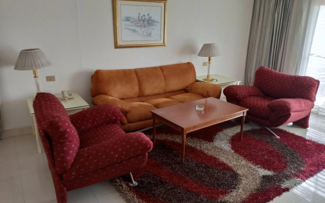Cairo Pyramids Hotel
