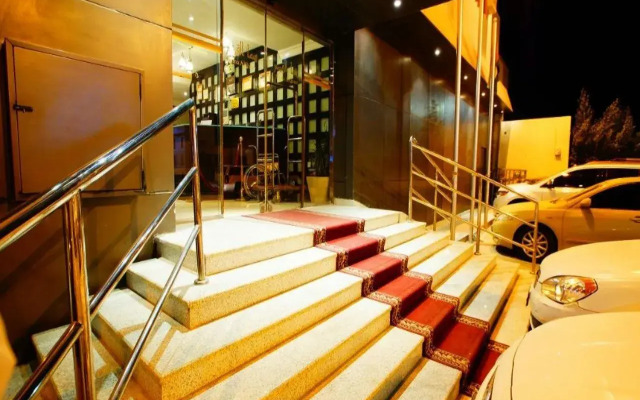 Sama Al Qasr Al Muhammadiah - Economic