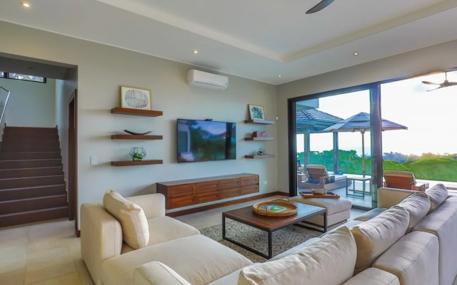 Dreamy Jungle Ocean-view Luxury Villa w Pool