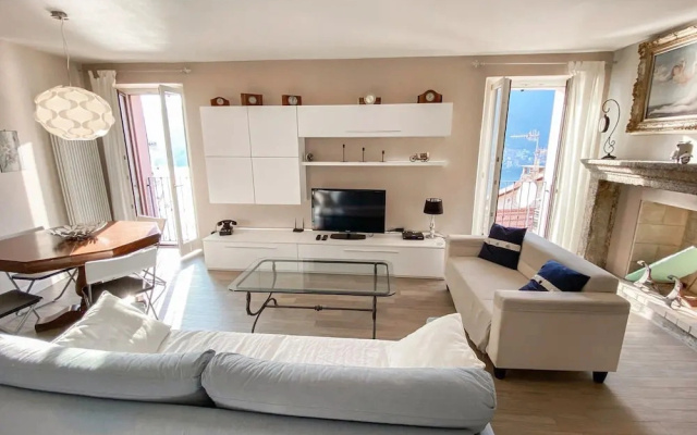 Angela Lake View Apartment