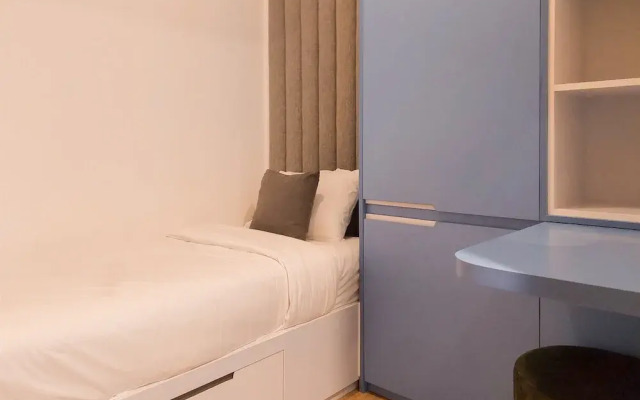 Elegant and Comfort 3BR at Sky House BSD Apartment