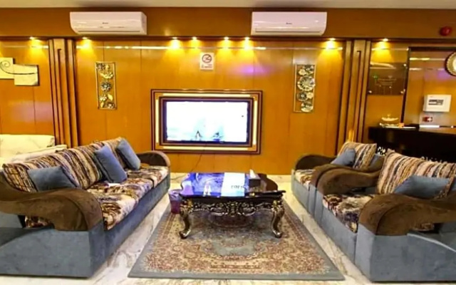 Diamond Angle Suites