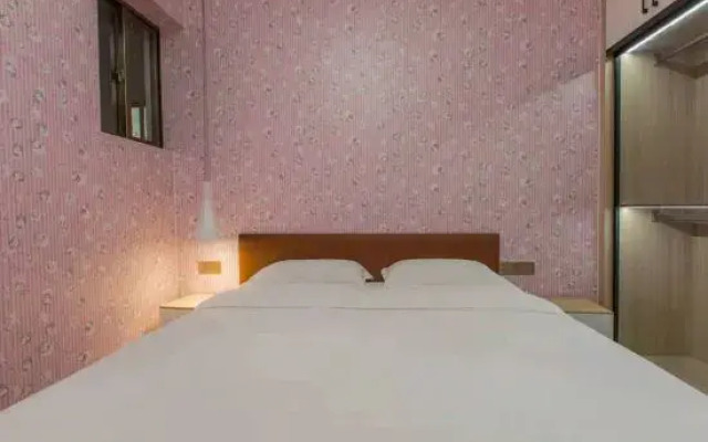 Apple Cinema Apartment (Maoming Dianbai District Government Store )