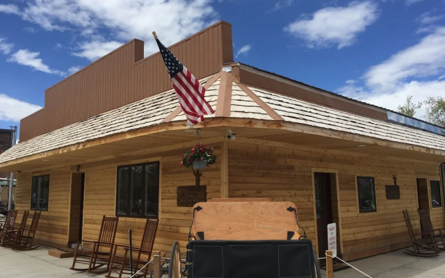 Creekside Vacation Rentals- Adults Only