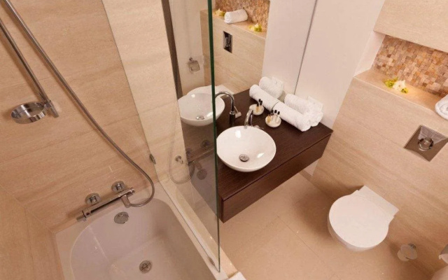 Platinum Towers by Platinum Residence