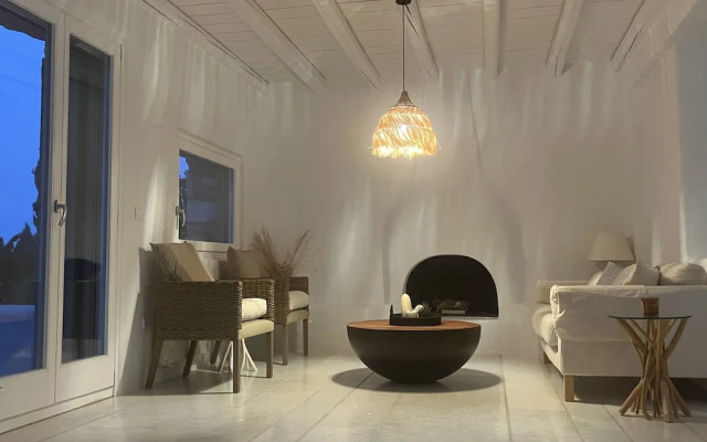 Luxurious Villa Oasis in Paros