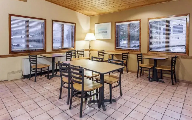 Days Inn West Allis/Milwaukee