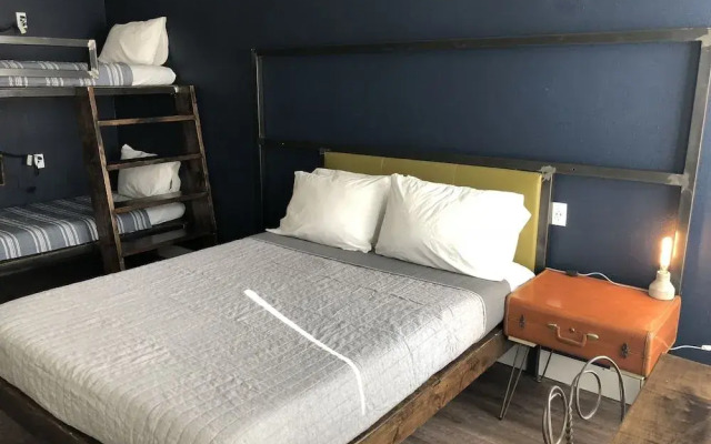 Deep Ellum Hostel