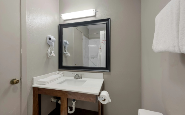 Red Roof Inn Madisonville