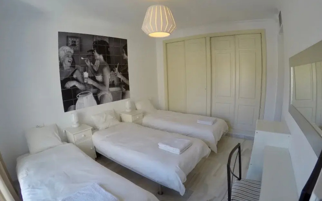 Beautiful Apartment in Nueva Andalucía With Swimming Pool