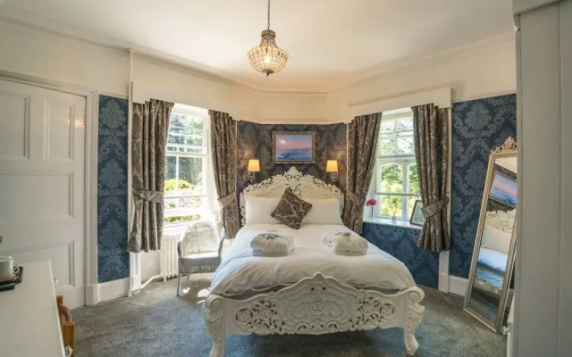 Foyers Bay Country House