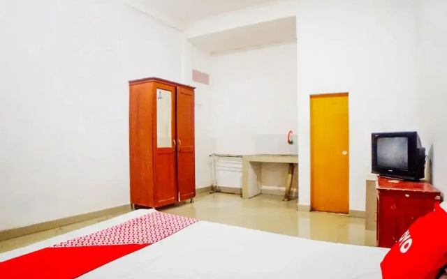 OYO 91647 Sanina Residence