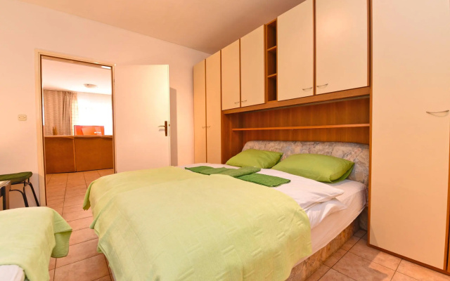 Apartment 1562