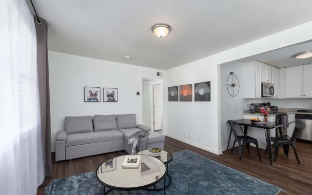 JURNY - Close to Music Row - 4 Bedroom Apartments