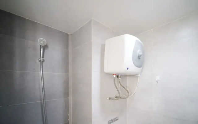Clean And Cozy Stay Studio At Taman Melati Surabaya Apartment