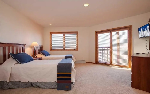 Ski Trail Lodge II