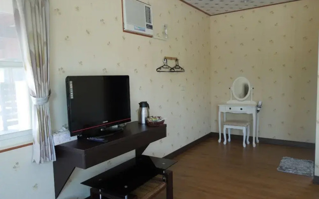 Dulan Red House