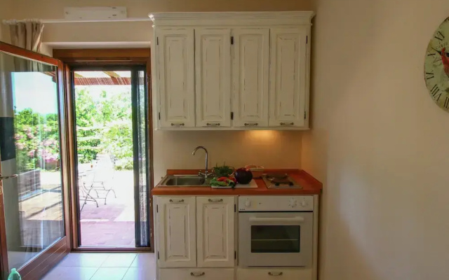 Enticing Farmhouse in Montalto di Castro near Sea