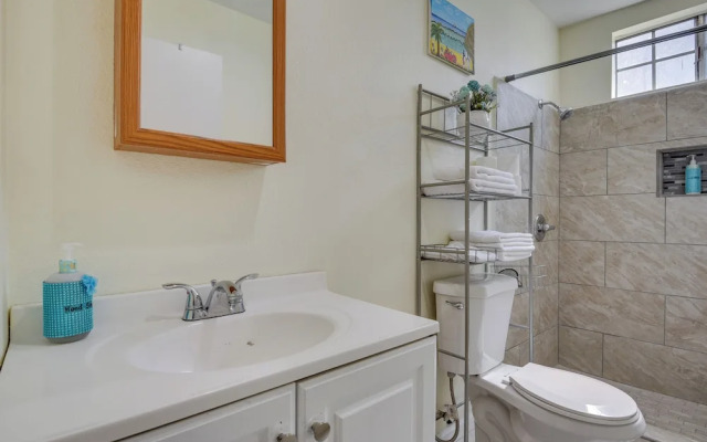 Whittier Duplex Unit Near Beaches & Hiking!