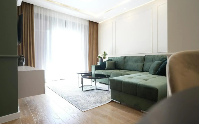 Grand Lux Apartments