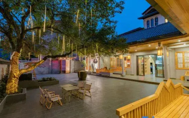Mount Emei Jiuyue Homestay (Emeishan Scenic Area Zero Kilometer Branch)