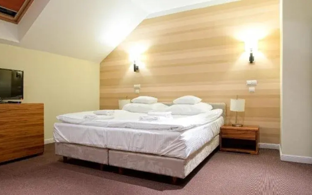 Hotel Lord Krosno