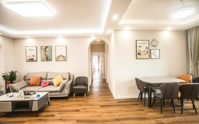 Locals Apartment Place 28