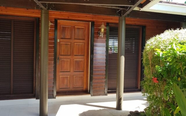 Отель Villa Riviera - Tahiti Французская Полинезия, Пунаауиа - отзывы, цены и фото номеров - забронировать отель Villa Riviera - Tahiti онлайн вид на фасад
