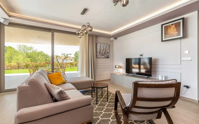 Villa Vista With Private Pool and Sauna