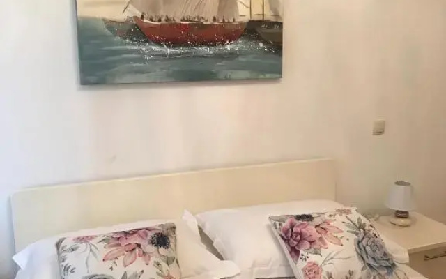 Sea view apartment near the beach 1-Jelsa center