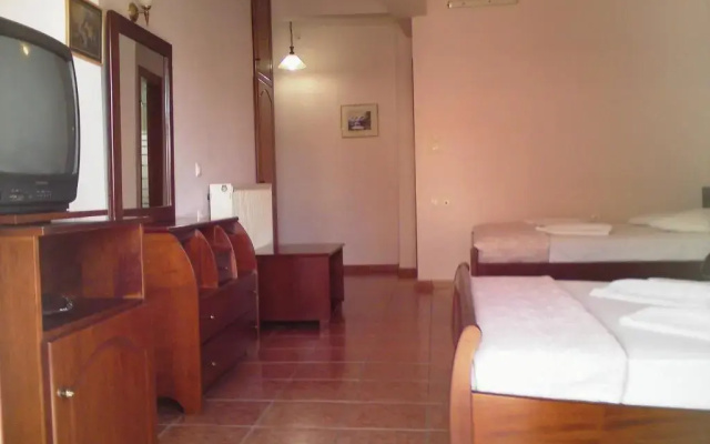 Faros 2 Hotel