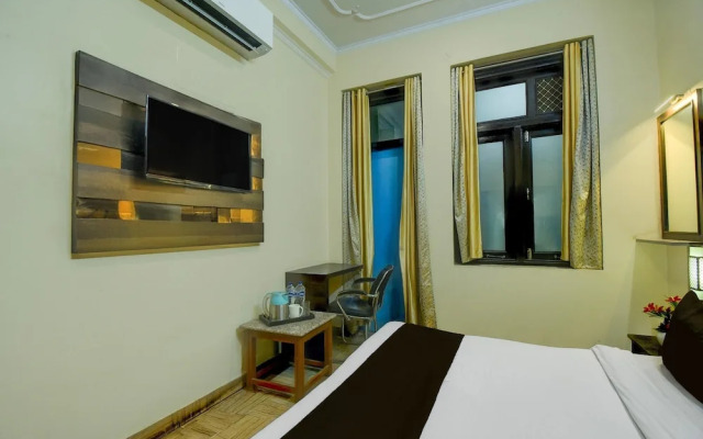 Deluxeaishwarya Inn