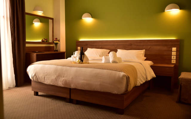 Mont Helmos Hotel