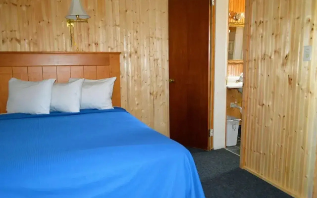 Green Acre Motel by OYO Near Rush County Airport