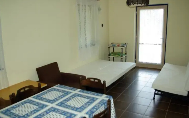 Esthajnal Apartmanok
