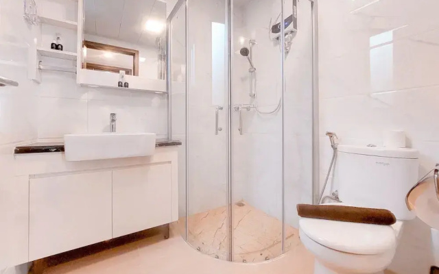 Big Spacious and Homey 3BR at Sky House BSD Apartment