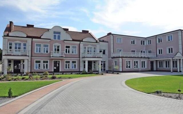 Hotel Arkadia Royal вид на фасад
